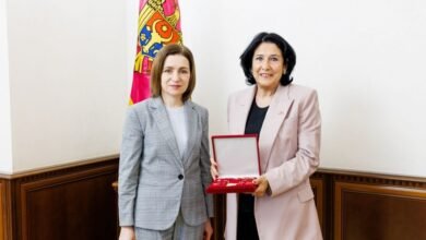 Sandu i-a înmânat fostei președinte a Georgiei, Salome Zurabișvili, Ordinul Republicii / presedinte.md