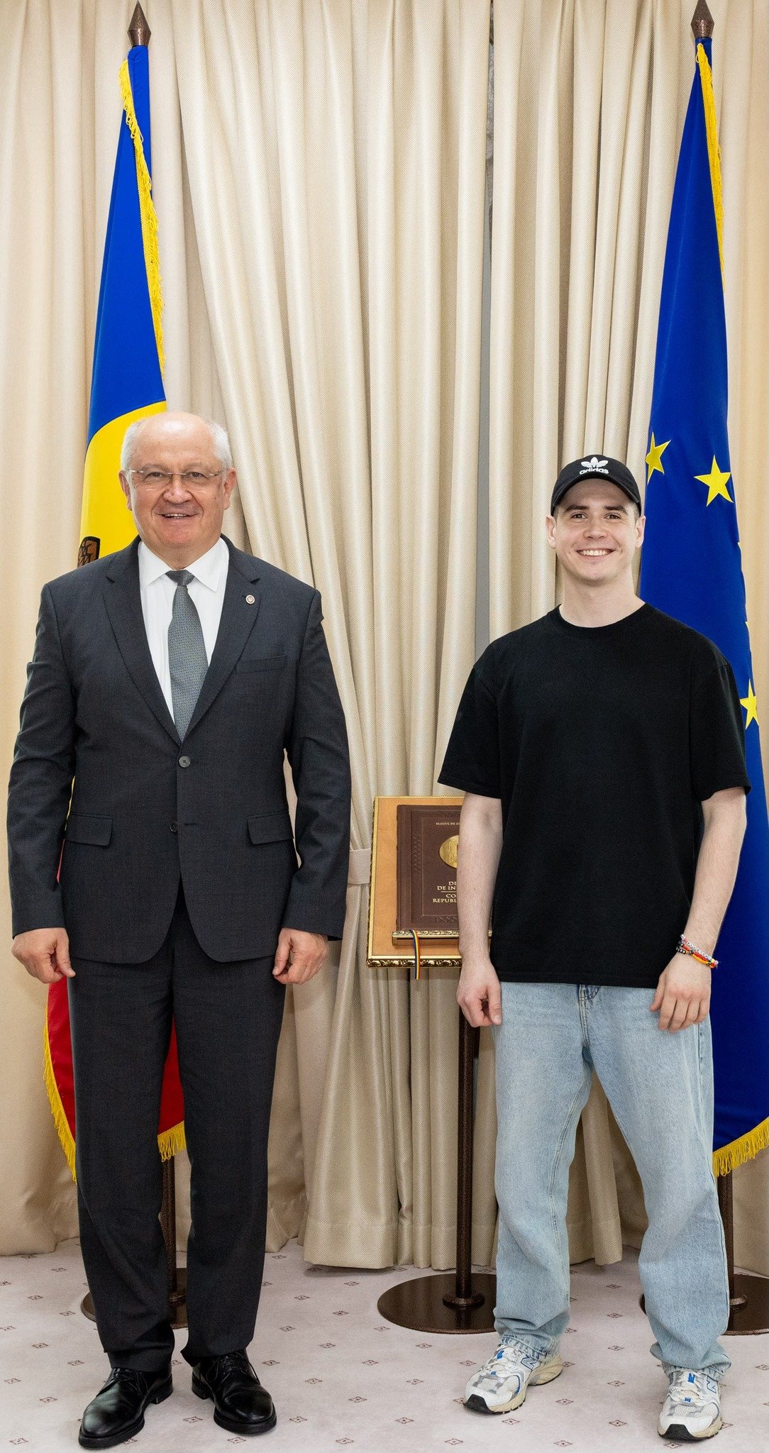 Premierul Moldovei l-a lăudat pe Satoshi după „Eurovision”: „A arătat Europei adevărata Moldovă” / facebook.com / alexandru.munteanu64
