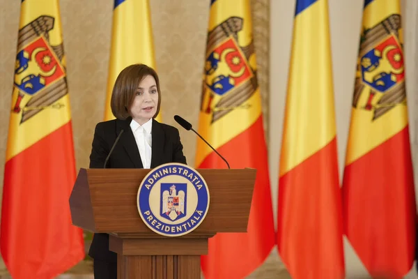Maia Sandu a retras cetățenia moldovenească pentru cinci persoane născute în Republica Moldova/depositphotos