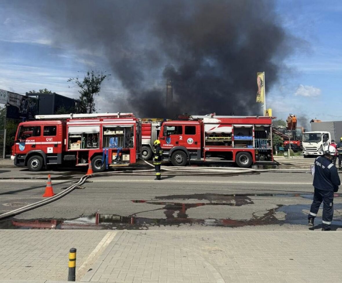 Incendiul de proporții de la depozitul din Chișinău a fost lichidat după peste 24 de ore de intervenție/newsmaker.md