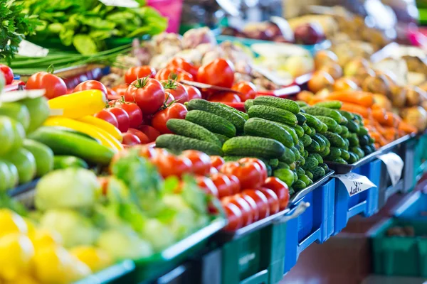 Un mare lanț de supermarketuri din România mizează pe producătorii locali/depositphotos