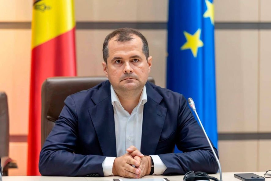 Guvernul majorează temporar marja comercială la motorină cu 37 de bani pe litru/point.md