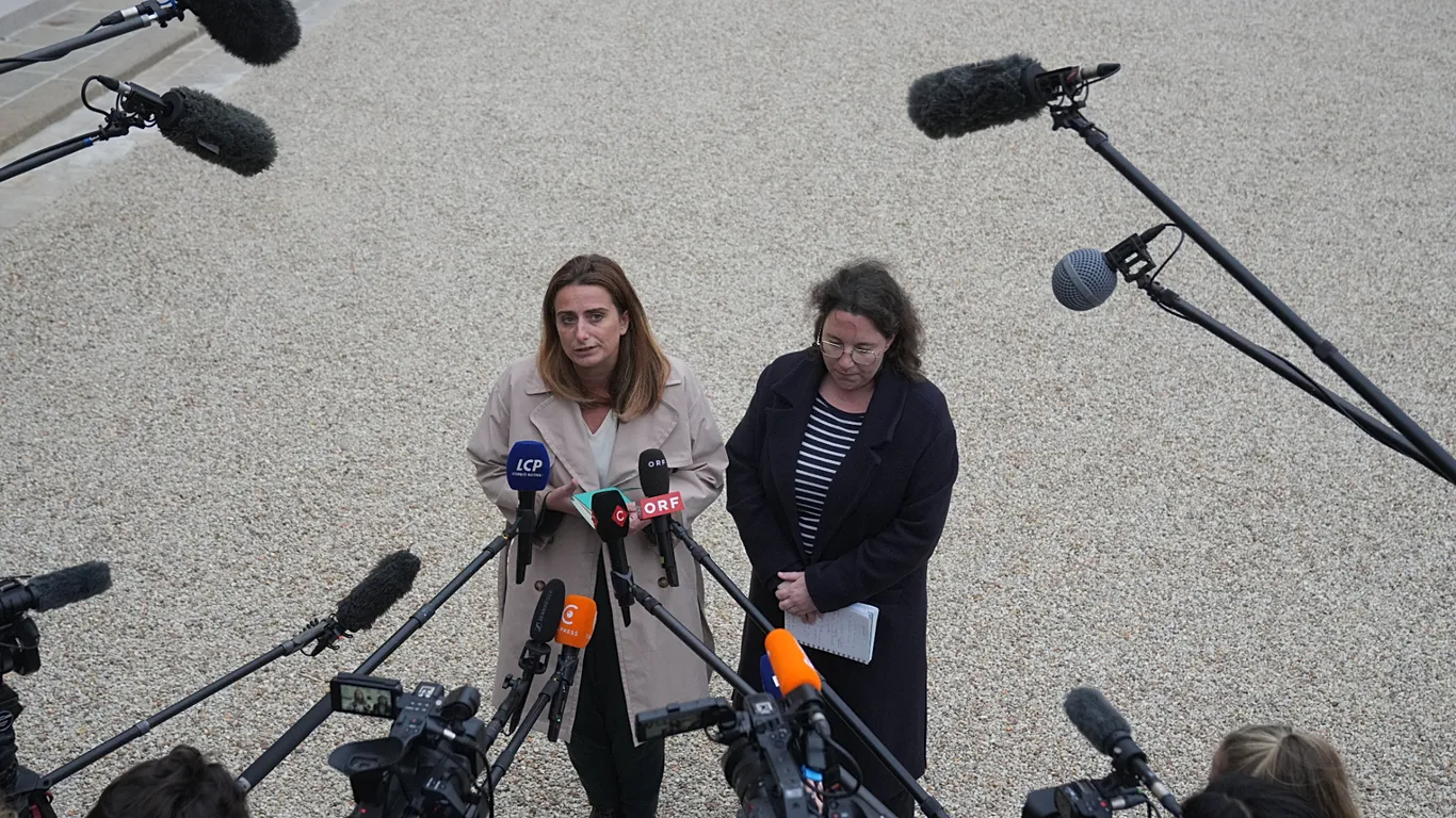 Guvernul Franței riscă o moțiune de cenzură din cauza reacției la valul de caniculă/euronews.com