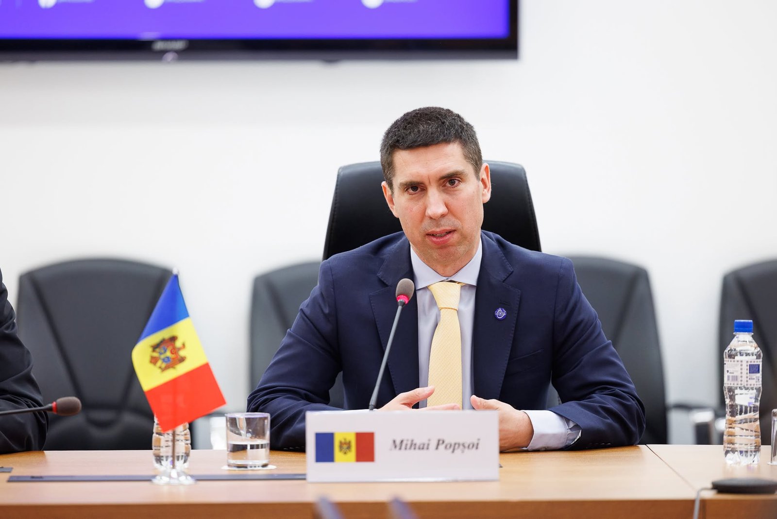 Попшой предупредил о рисках получения российского гражданства после обновления рекомендаций по поездкам в РФ / facebook.com / PopsoiMihai