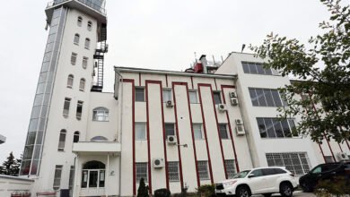 Dosarul MoldATSA: doi angajați au fost plasați în arest preventiv, iar al treilea – în arest la domiciliu/newsmaker.md