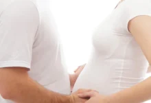 Parlamentul a aprobat noi garanții sociale: concediul de maternitate și cel paternal vor fi incluse în stagiul de cotizare / depositphotos