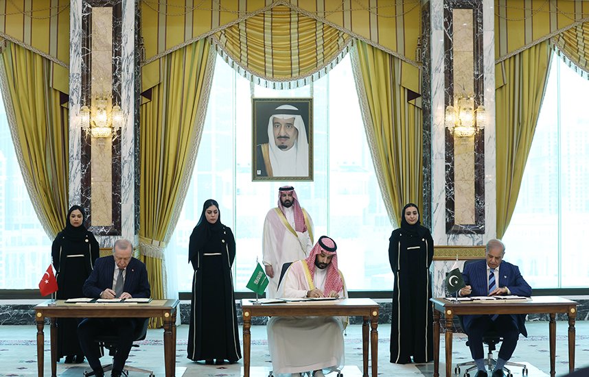 Arabia Saudită, Turcia și Pakistanul au semnat un acord de apărare reciprocă / .tccb.gov.tr