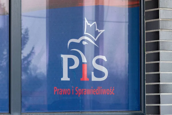 Scindarea taberei conservatoare din Polonia: de ce criza din PiS schimbă echilibrul politic al țării / depositphotos