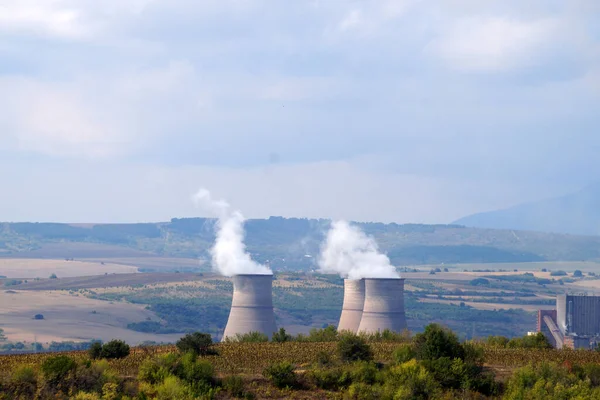 Bulgaria reduce puterea unui reactor nuclear din cauza scăderii nivelului Dunării/depositphotos
