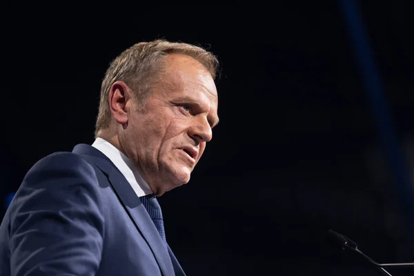 Tusk avertizează asupra pregătirilor Rusiei pentru o escaladare: următoarele 7–8 luni ar putea fi critice / depositphotos