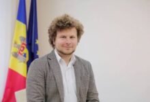 В школах Приднестровья с сентября введут еженедельные церемонии с «флагом» и «гимном» / social media