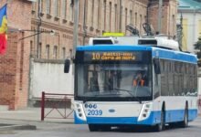 Transportul public gratuit miercurea la Bălți a fost amânat: Primarul Alexandr Petkov acuză consilierii de blocaj/moldova1