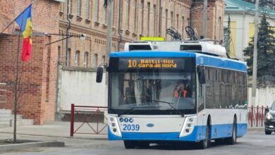 Transportul public gratuit miercurea la Bălți a fost amânat: Primarul Alexandr Petkov acuză consilierii de blocaj/moldova1