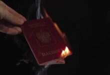 «Времени больше нет»: россияне массово ищут пути для выезда из страны на фоне слухов о мобилизации / depositphotos