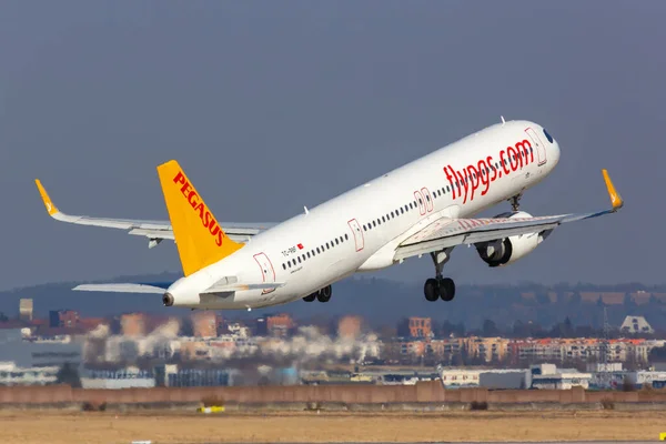 Pegasus a întors avioanele care se îndreptau spre Moscova, după avertismentul lui Zelenski privind riscurile pentru aviație / depositphotos