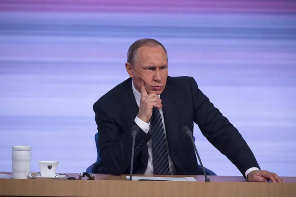 Путин заявил, что все варианты переговоров с Украиной остаются на столе / depositphotos