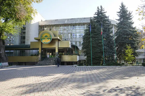 Сотни студентов USM перед началом учебного года узнали об отсутствии мест в общежитиях/depositphotos