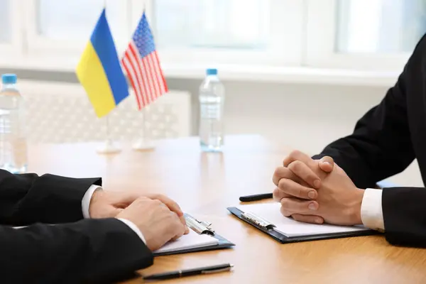 Владимир Зеленский провел переговоры с представителями Дональда Трампа/depositphotos