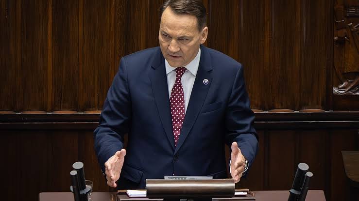 Radosław Sikorski a răspuns amenințărilor Rusiei de a distruge Polonia în câteva zile/euronews