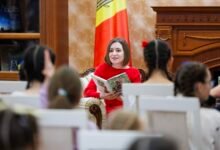 Elevii ar putea studia discursurile Maiei Sandu la ore: Un nou ghid metodic pentru profesori/novosti24.md