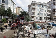 Cinci persoane au murit în urma prăbușirii unui bloc de locuințe din Istanbul/AP