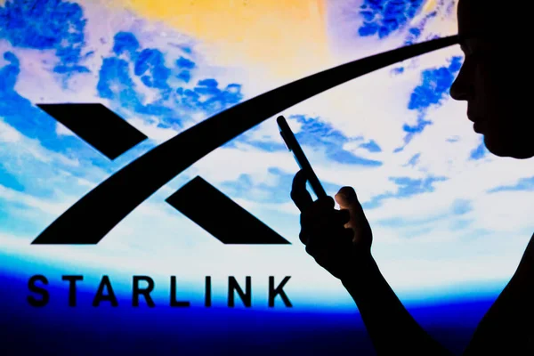 Starlink под давлением: ограничения SpaceX могут ослабить защиту Украины от российских дронов / depositphotos