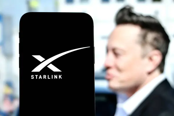 Маск обвинил Украину в использовании Starlink для ударов дронами: Стерненко назвал это технически невозможным / depositphotos